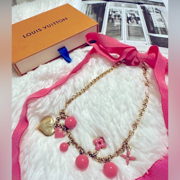 LOUIS VUITTON Enamel Sweet Monogram Necklace! - Picture 3 of 16